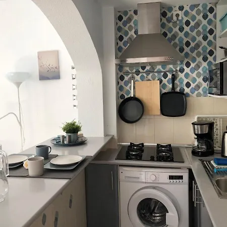 Trinidad Mit Netflix Apartamento Fuengirola