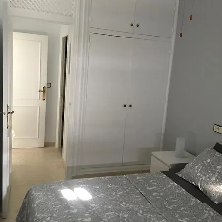 Trinidad Mit Netflix Fuengirola