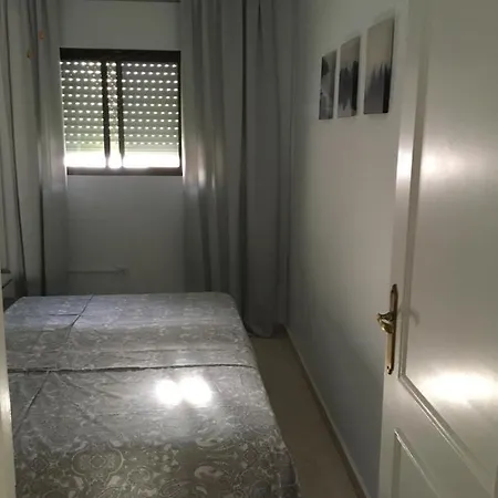 Trinidad Mit Netflix * Fuengirola