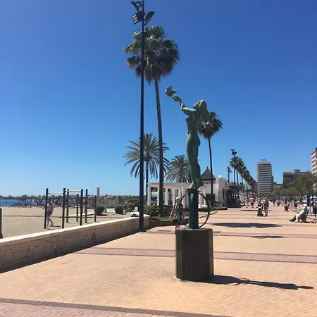 Trinidad Mit Netflix * Fuengirola