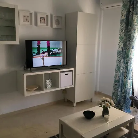 Trinidad Mit Netflix Fuengirola