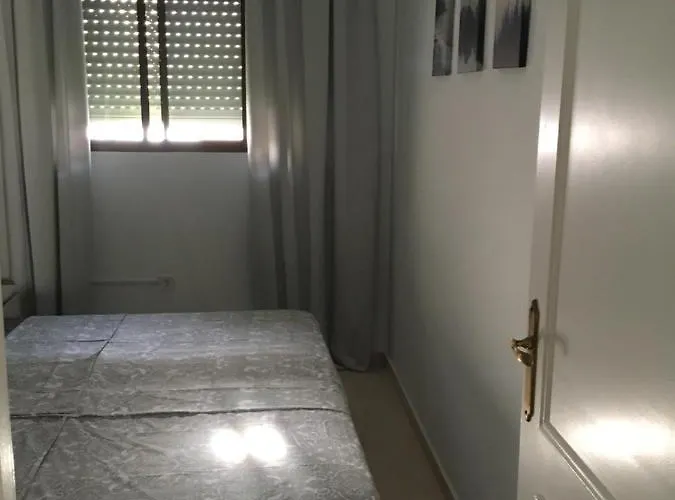 Trinidad Mit Netflix * Fuengirola