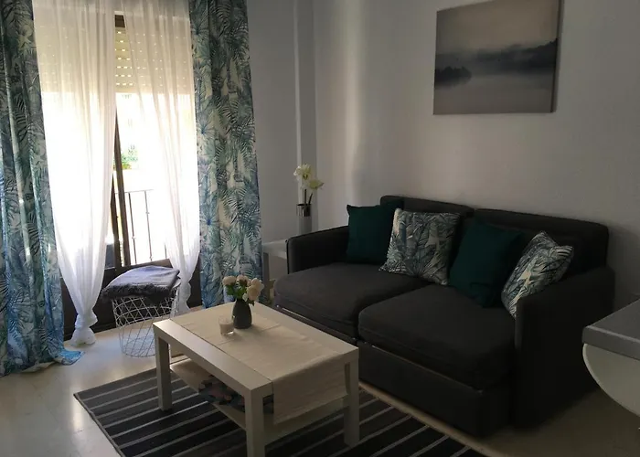 Trinidad Mit Netflix * Fuengirola