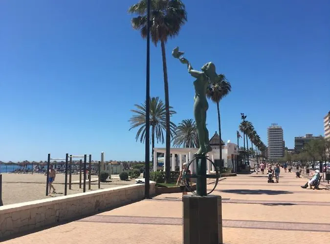 Trinidad Mit Netflix * Fuengirola