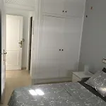 Trinidad Mit Netflix Fuengirola